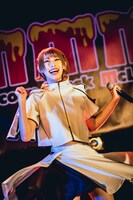 momo（写真提供：エイジアプロモーション）