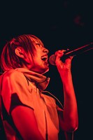 momo（写真提供：エイジアプロモーション）