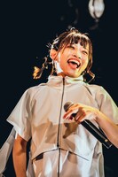 shino（写真提供：エイジアプロモーション）