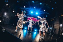 Malcolm Mask McLaren「SONIC BOOM TOUR 東京追加公演 ～Malcolm Mask McLaren 5th anniversary～」の様子。（写真提供：エイジアプロモーション）