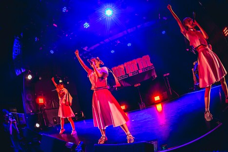 Malcolm Mask McLaren「SONIC BOOM TOUR 東京追加公演 ～Malcolm Mask McLaren 5th anniversary～」の様子。（写真提供：エイジアプロモーション）