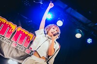 momo（写真提供：エイジアプロモーション）