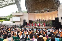 私立恵比寿中学「エビ中 秋麗と轡虫と音楽のこだま 題して『ちゅうおん』2020」の様子。