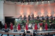 私立恵比寿中学「エビ中 秋麗と轡虫と音楽のこだま 題して『ちゅうおん』2020」の様子。