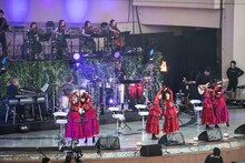 私立恵比寿中学「エビ中 秋麗と轡虫と音楽のこだま 題して『ちゅうおん』2020」の様子。