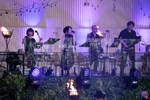 エビ中バンドの西山恵美子（Cho）、亜美（Cho）、丸木英治（Trumpet）、かわ島崇文（Sax）。