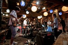 くるりのライブの様子。（撮影：井上嘉和）