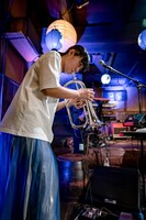 ファンファン（Tp, Key, Vo）（撮影：井上嘉和）