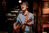 岸田繁（Vo, G）（撮影：井上嘉和）