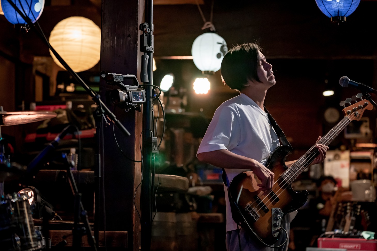 佐藤征史（B, Vo）（撮影：井上嘉和）