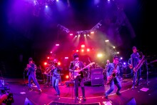 東京スカパラダイスオーケストラと斎藤宏介（UNISON SQUARE GARDEN）。