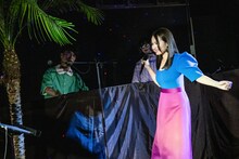 ところ狭しと踊る脇田もなり。