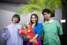 左からKAYO-CHAAAN、脇田もなり、Dorian。