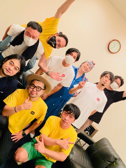 「NONA REEVES ONLINE いいやま ノーナ・フェス 2020 ～LIVE LOVERS～ from Billboard Live supported by CASIO」の楽屋の様子。