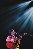 石原慎也（Vo, G）（撮影：白石達也）