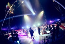 「sumika Online Live『Little Crown 2020』」の様子。（撮影：後藤壮太郎）