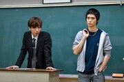 左から河合郁人演じる地井誠、戸塚祥太演じる火村将太。 (c)メ〜テレ