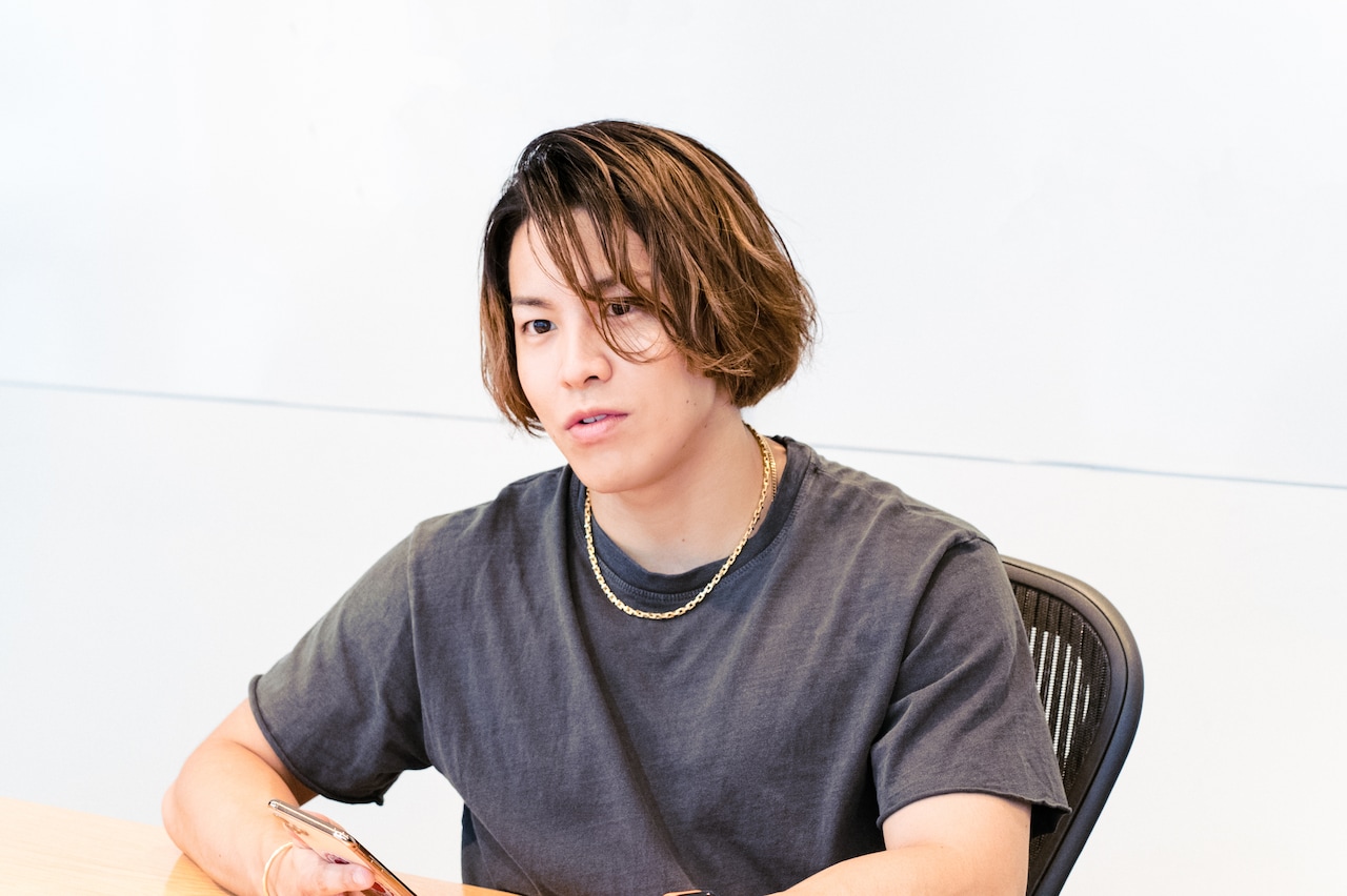 初連載の企画会議に参加するRIKUさん。