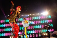 EXIT（撮影：上山陽介）