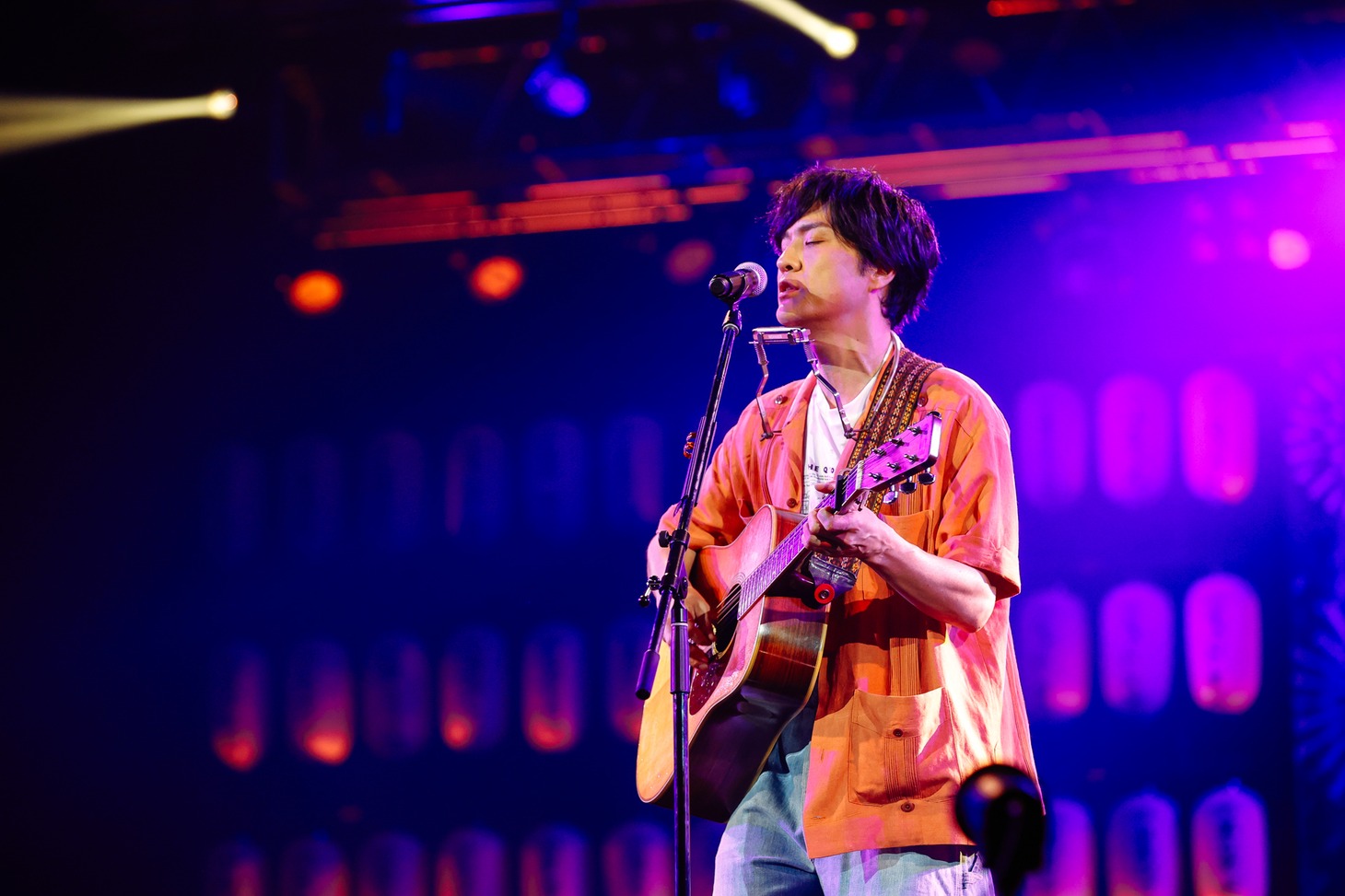 「最悪な春」を歌う森山直太朗・（撮影：上山陽介）
