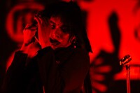 アヴちゃん（女王蜂）（撮影：上山陽介）