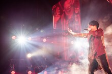 藤原聡（Vo, Piano）（撮影：溝口元海［be stupid］）