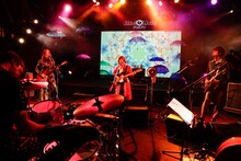 「Reiny Friday -Rei & Friends- Vol.11 Net Surfing!」の様子。（撮影：上飯坂一）