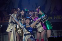 「アップアップガールズ（仮）ENDLESS SUMMER」の様子。