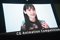 生中継で出演した上坂すみれ。