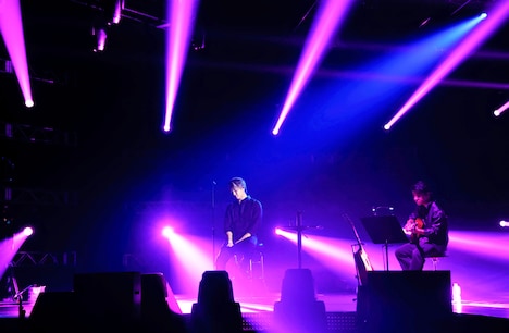 EXILE TAKAHIRO(左)と木島靖夫(右)。(写真提供:LDH JAPAN)