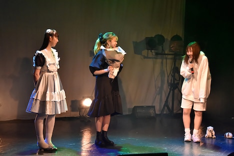 左から寿々木ここね、カイ、朝倉みずほ。（撮影：畔柳純子）