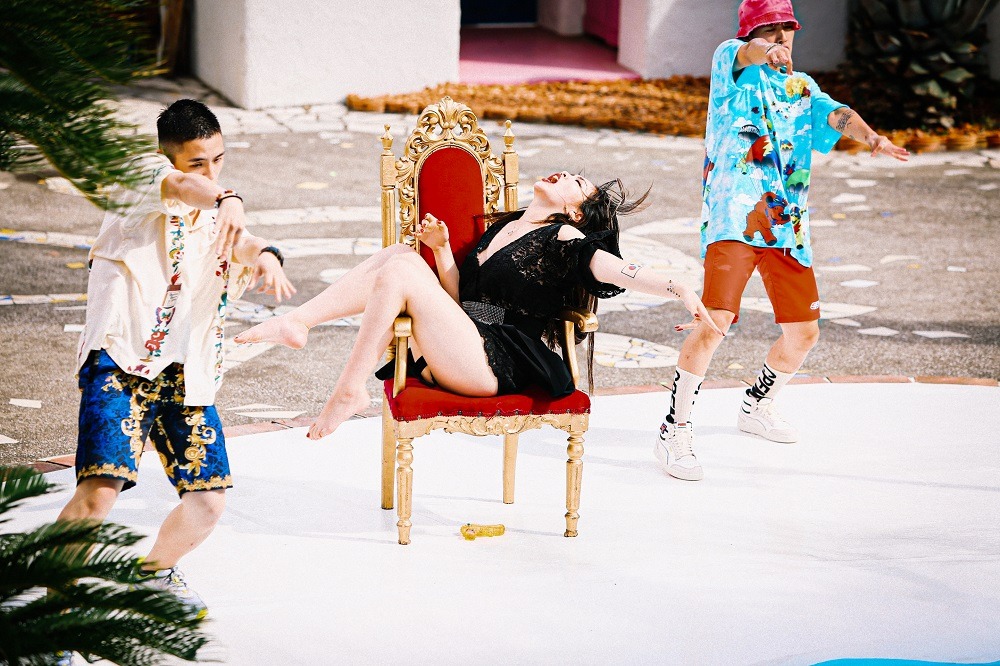 ちゃんみな「THE PRINCESS PROJECT - In The Screen」の様子。