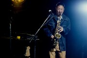 小西遼（Sax, Flu, Syn）（撮影：小見山峻）