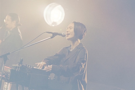 AAAMYYY（Cho, Syn）（撮影：小見山峻）