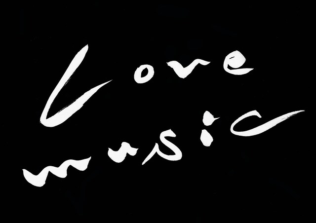 「Love music」ロゴ