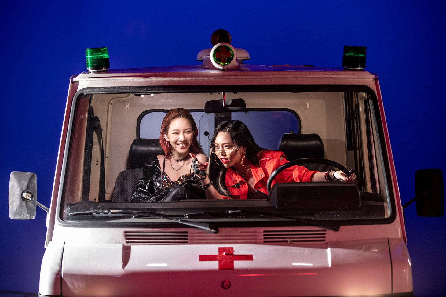 テヨン「#GirlsSpkOut ft.ちゃんみな」ミュージックビデオのオフショット。