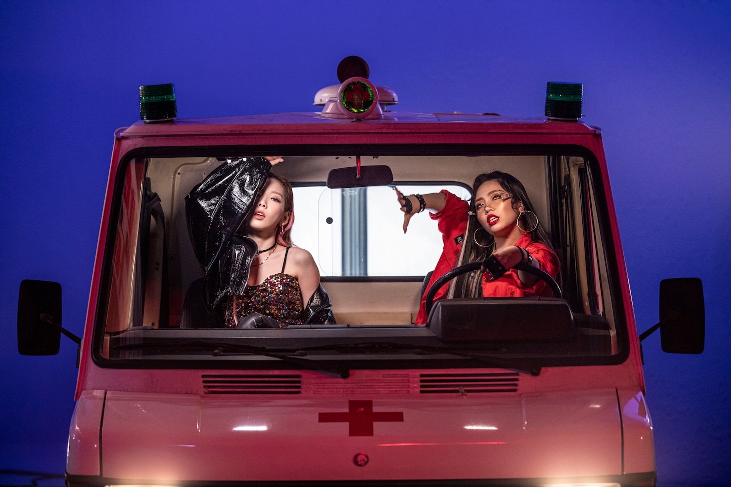 テヨン「#GirlsSpkOut ft.ちゃんみな」ミュージックビデオのオフショット。