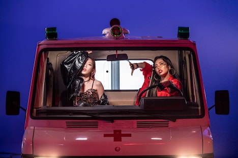 テヨン「#GirlsSpkOut ft.ちゃんみな」ミュージックビデオのオフショット。