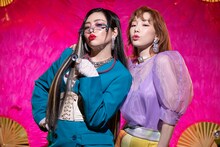 左からちゃんみな、テヨン。