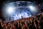 G-FREAK FACTORYのライブの様子。(Photo by HayachiN)