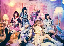 新体制のZOC。上段左から藍染カレン、雅雀り子、大森靖子。下段左から香椎かてぃ、西井万理那、巫まろ。