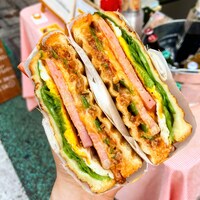 HauStandのいち押しメニュー「ハウスサンド」。（写真提供：LIVE HAUS）