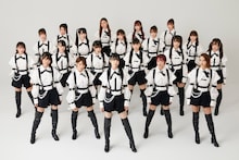 ラストアイドル。前列センターが阿部菜々実。