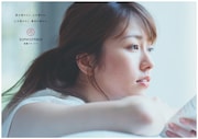 「SOPHISTANCE」広告ビジュアルより、佐々木彩夏(ももいろクローバーZ)。