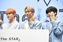 左から川西拓実、川尻蓮、木全翔也。