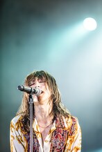 渋谷龍太（Vo）（撮影：青木カズロー）