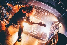 「ヒトリエ BEST ALBUM RELEASE 生配信ライブ“4”」の様子。（撮影：西槇太一）