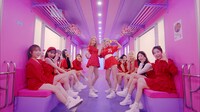 IZ*ONE「Beware」ミュージックビデオのワンシーン。
