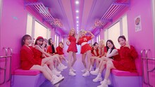 IZ*ONE「Beware」ミュージックビデオのワンシーン。