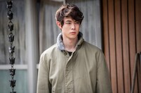 「his」より、宮沢氷魚。(c)2020 映画「his」製作委員会